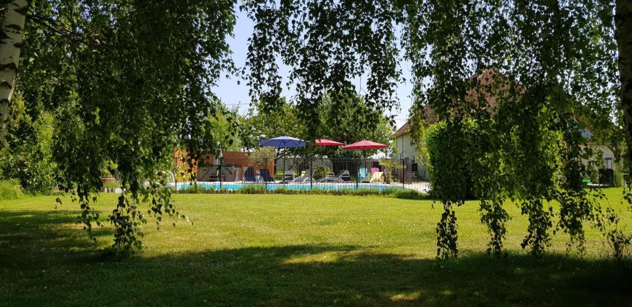 Gîte et chambres d'hôtes Le Chêne Billault Pouant Exterior foto