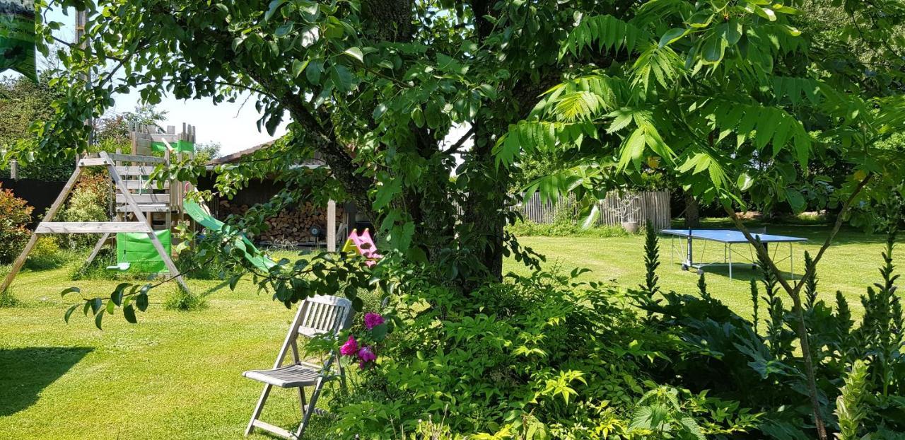 Gîte et chambres d'hôtes Le Chêne Billault Pouant Exterior foto