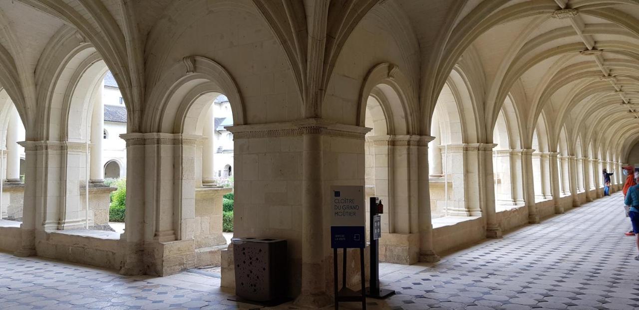 Gîte et chambres d'hôtes Le Chêne Billault Pouant Exterior foto