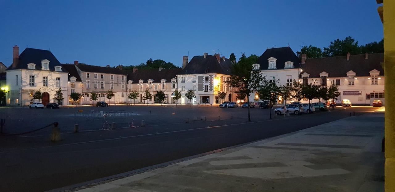 Gîte et chambres d'hôtes Le Chêne Billault Pouant Exterior foto